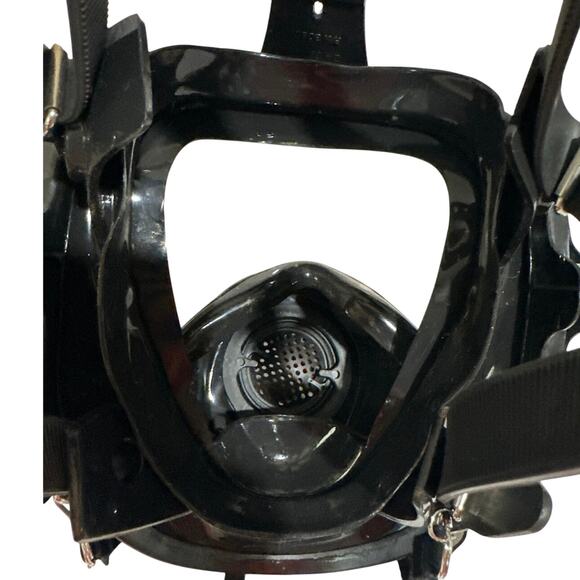 Honeywell 76008AS Series Full Face Respirator P/N 80802 is a Medium/Large size - Picture 4 of 8